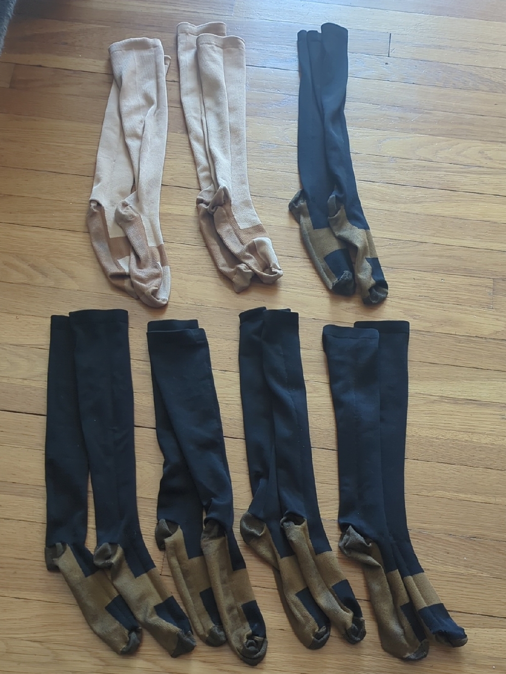 Lot of 7 Pairs Compression Socks in Black and Beige
